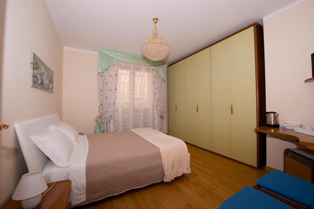 Bed and Breakfast La Casa Di Pimpi Desenzano del Garda Exterior foto